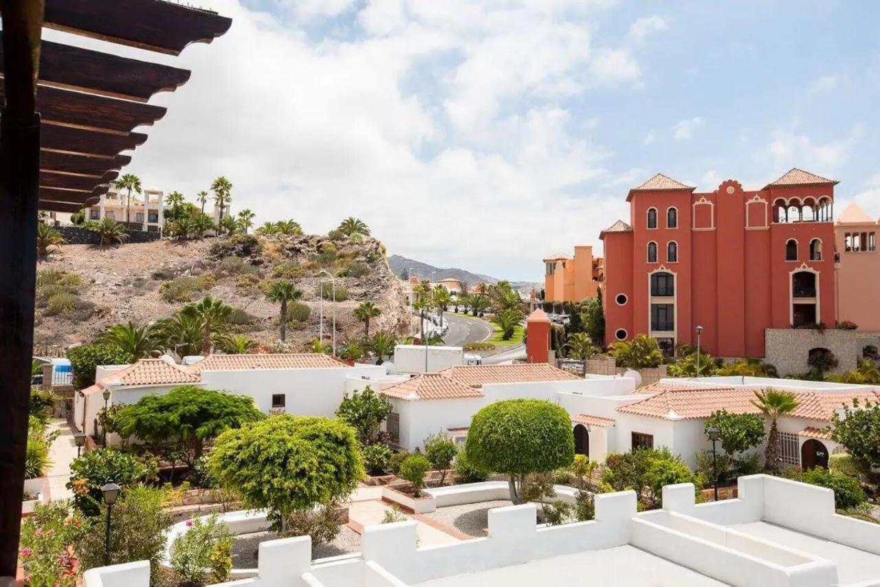 1 Bedroom Apartment For 4 People In Tenerife Costa Adeje  Exterior photo