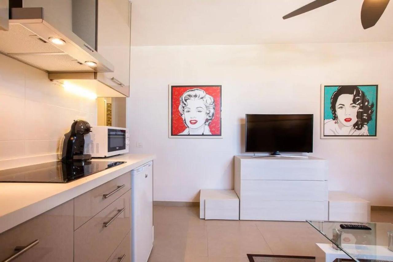 1 Bedroom Apartment For 4 People In Tenerife Costa Adeje  Exterior photo